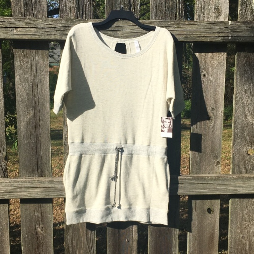 🌺NWT Jessica Simpson Pullover🌺